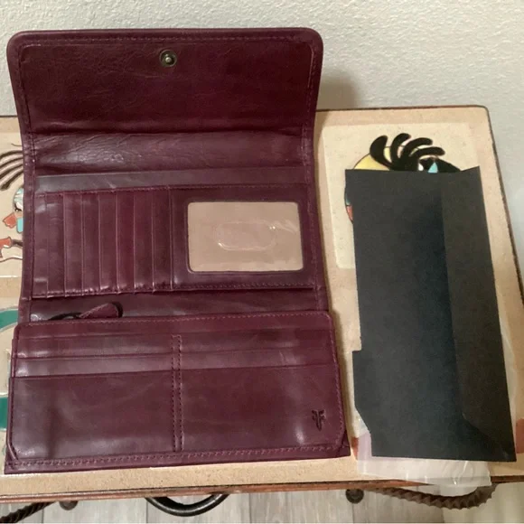 RARE Frye (Deborah) Studded Handbag with Wallet - Picture 10 of 16